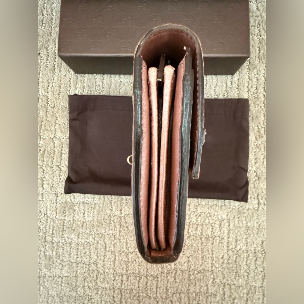 SOLD
Gucci Authentic Micro GG Gucciisma Candy Shine Wallet - Picture 6 of 16